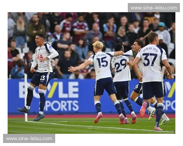 西汉姆联客场防守崩盘 近6个客场失12球暴露体系性漏洞 西汉姆联客场防守崩盘 近6个客场失12球暴露体系性漏洞